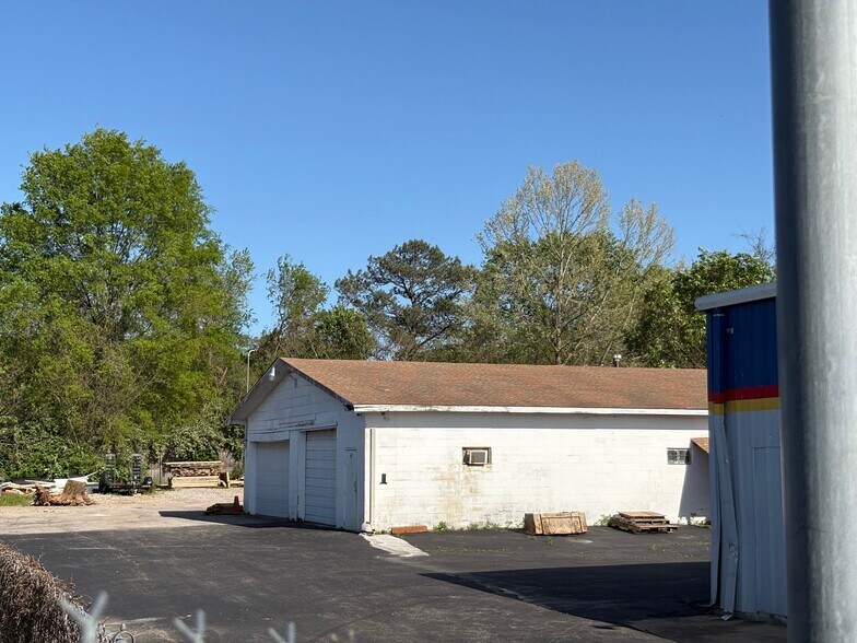 More Photos Of 11261 S Memorial Pky, Huntsville General Retail For Sale