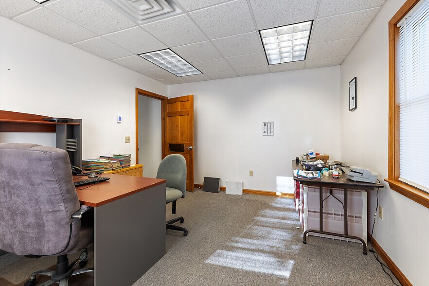 More Photos Of 525 Eastern Ave, Augusta Office For Sale