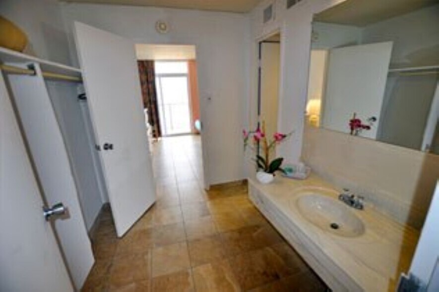 More Photos Of 3400 Atlantic Ave, Wildwood Hotel For Sale