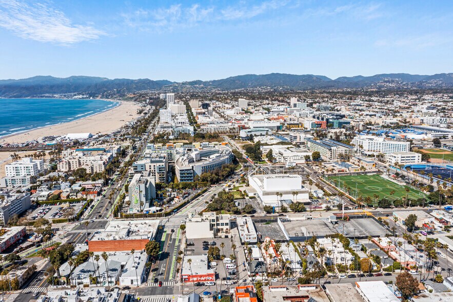 More Photos Of 145-147 Bay St, Santa Monica Loft Creative Space For Lease