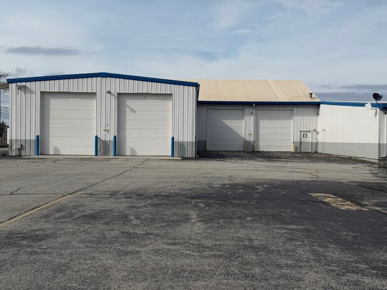 More Photos Of 2905 N Lincoln Rd, Escanaba General Retail For Sale