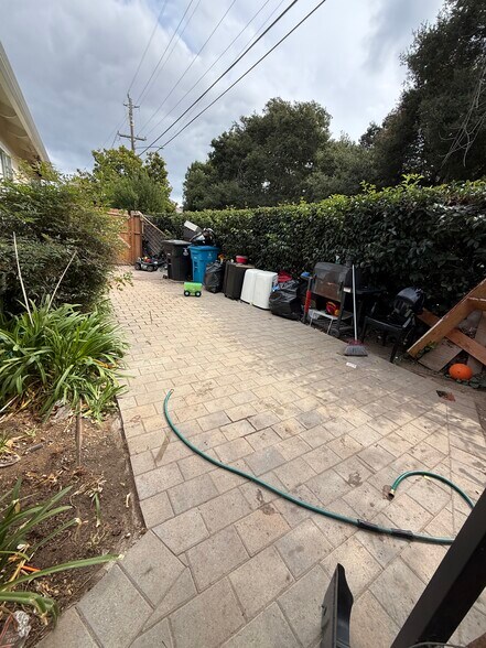 More Photos Of 1811 Woodland Ave, East Palo Alto Multifamily For Sale