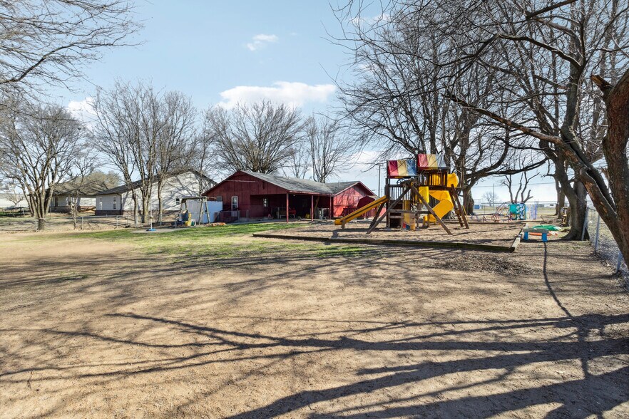 More Photos Of 235 Pine St, Oologah Daycare Center For Sale