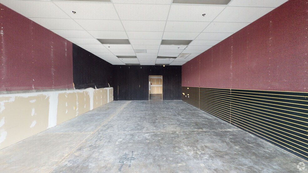 More Photos Of 8300-8360 N Thornydale Rd, Tucson Unknown For Lease