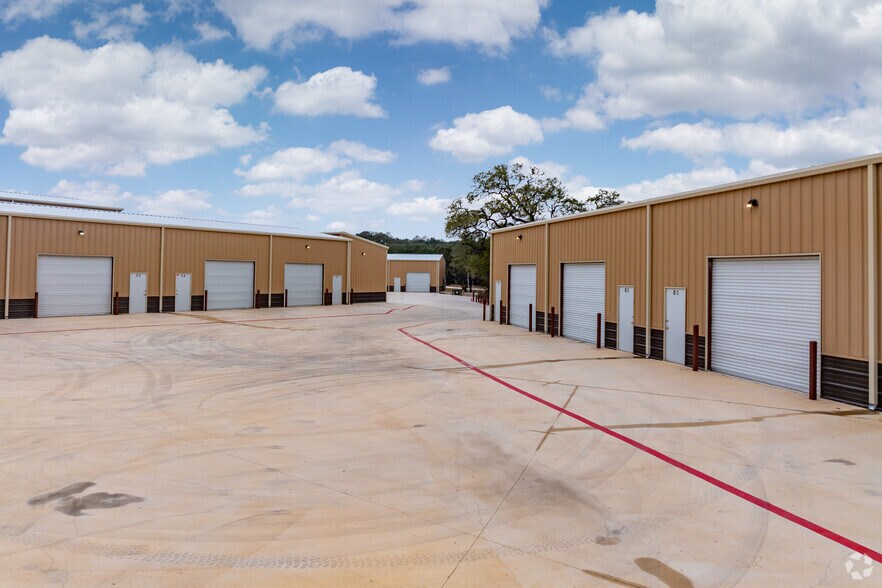 More Photos Of 38 Rust Ln, Boerne Warehouse For Lease