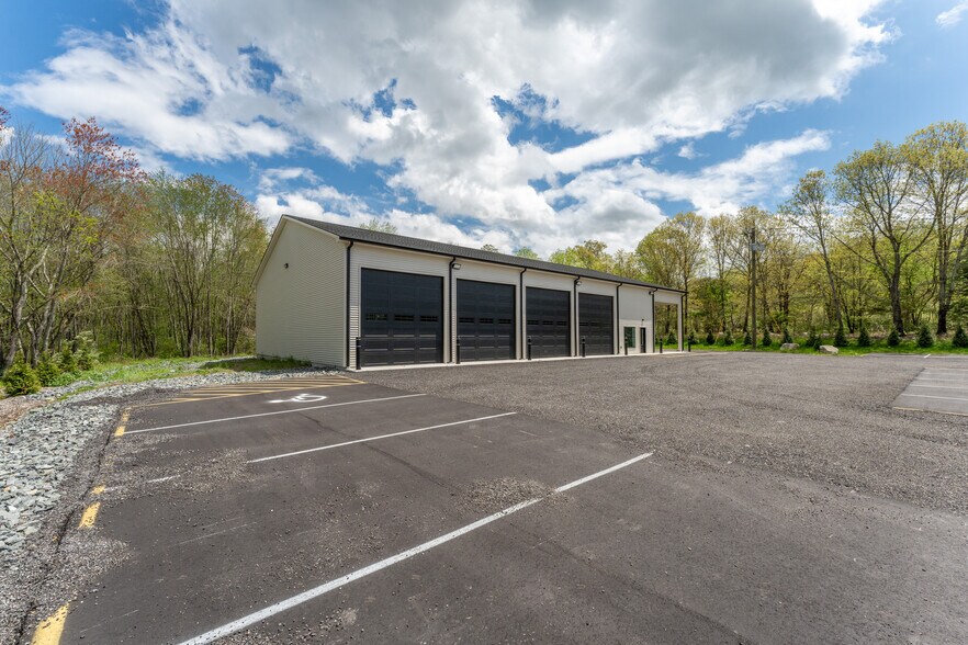More Photos Of 186 Norwich rd, Plainfield Warehouse For Sale