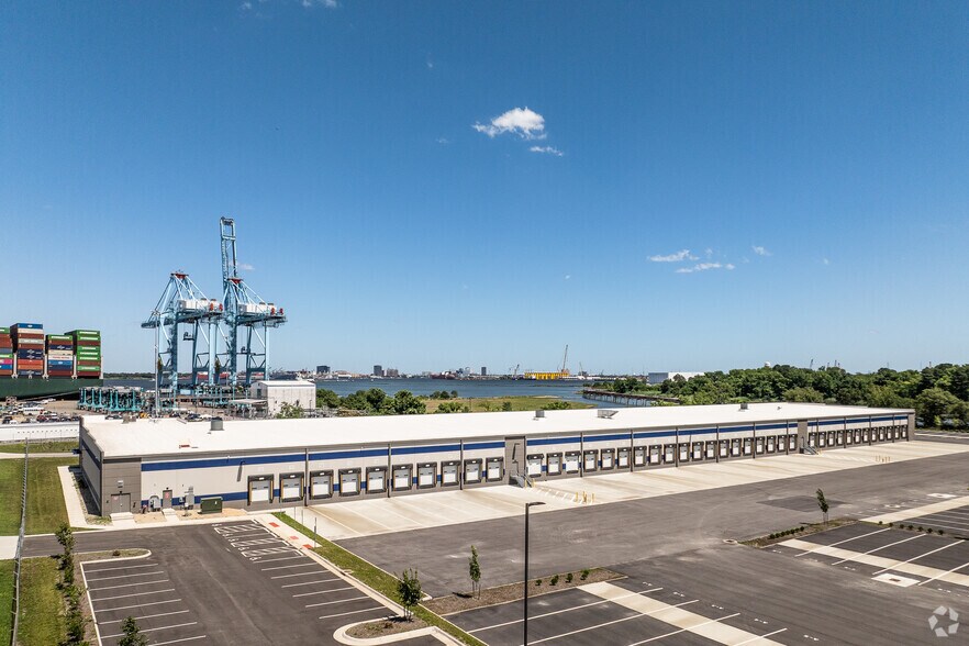 More Photos Of 1 Wild Duck Ln, Portsmouth Distribution For Lease