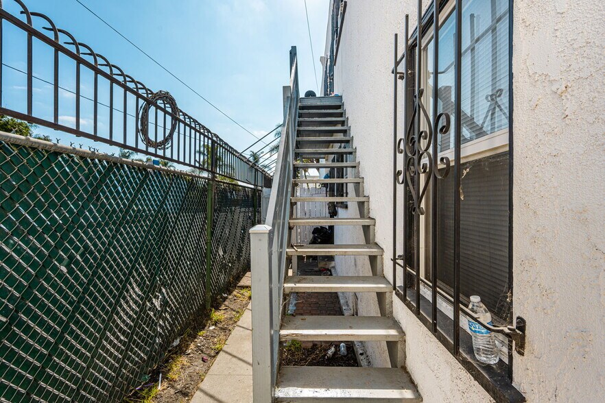 More Photos Of 1861 Pacific Ave, Long Beach Apartments For Sale