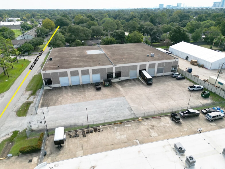 Primary Photo Of 10685 Hazelhurst Dr, Houston Warehouse For Lease