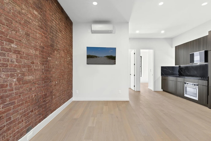 More Photos Of 408 W 46th St, New York Apartments For Sale