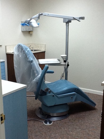 More Photos Of 2601 Oakcrest Ave, Greensboro Medical For Lease