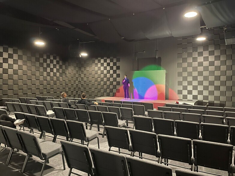 More Photos Of 2121 S Hiawasee Rd, Orlando Coworking Space