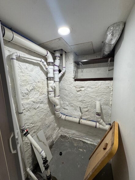 More Photos Of 6702 Bergenline Ave, West New York Storefront Retail Office For Sale