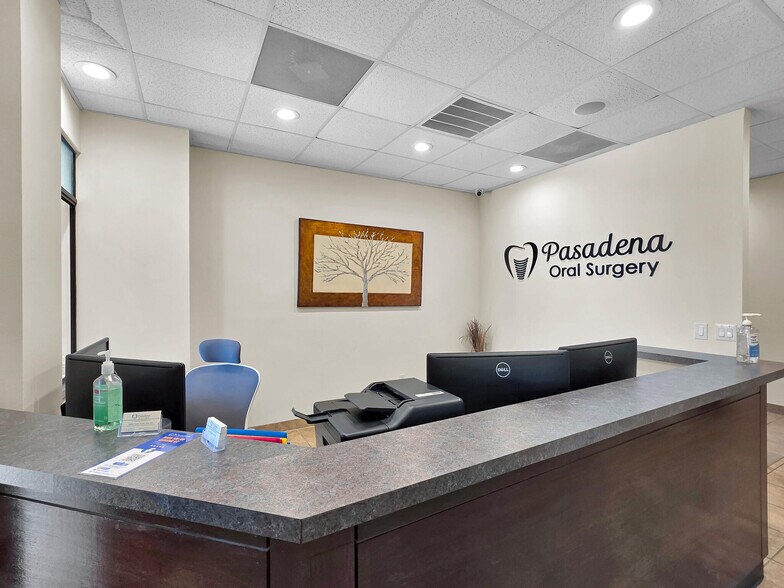 More Photos Of 6429 Fairmont Pky, Pasadena Office For Sale