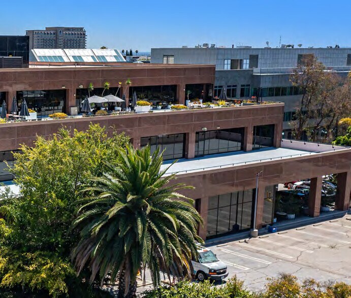 More Photos Of 9242 Beverly Blvd, Beverly Hills Loft Creative Space For Lease