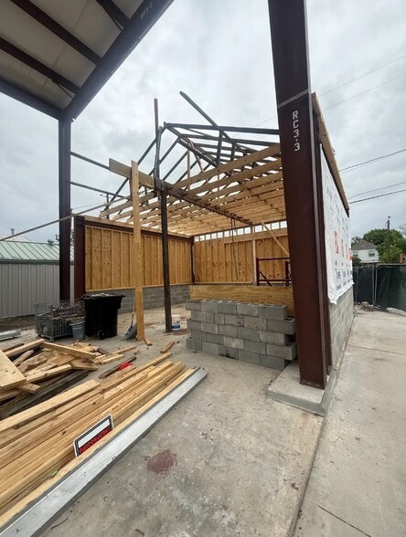 More Photos Of 1103 W Cavalcade St, Houston Industrial For Lease