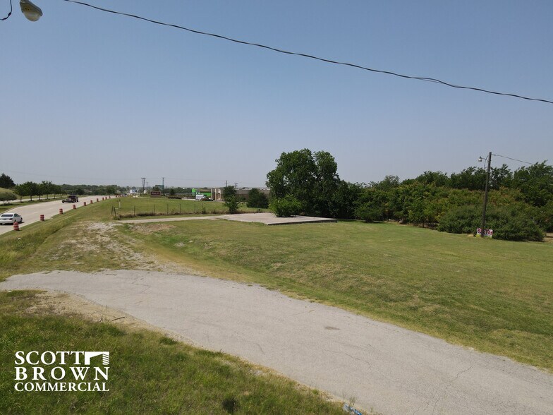 More Photos Of 303 Virginia, Celina Land For Lease