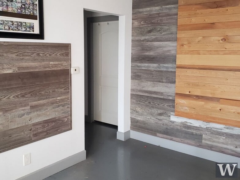 More Photos Of 8707 Venice Blvd, Los Angeles Office For Lease