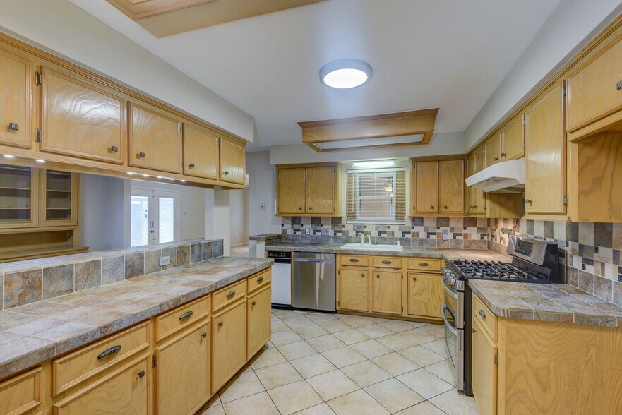 More Photos Of 11820 Plainbrook St, La Porte Specialty For Sale