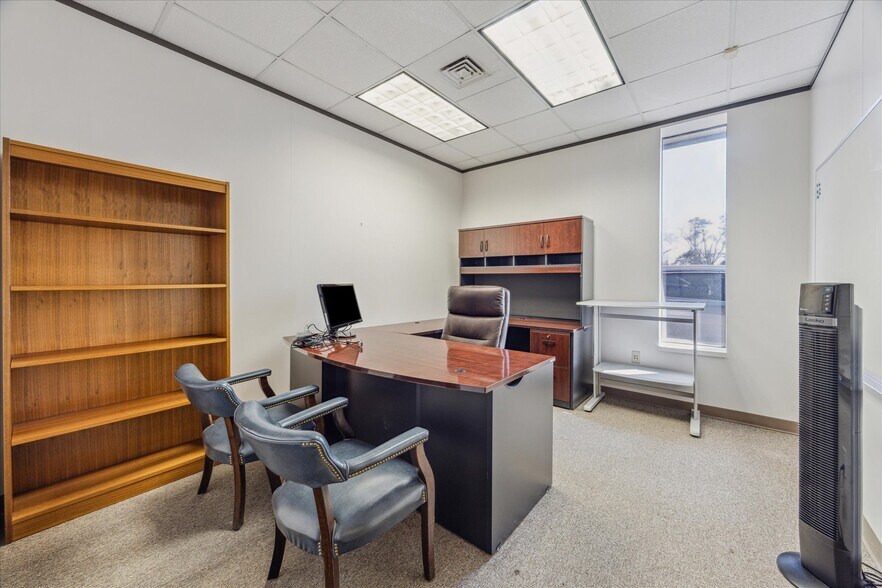 More Photos Of 1701-1707 Tidwell Rd, Houston Warehouse For Sale