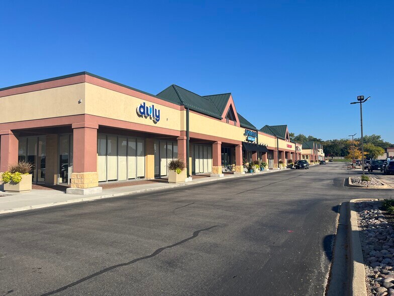 More Photos Of 820-892 Route 59, Bartlett Unknown For Sale