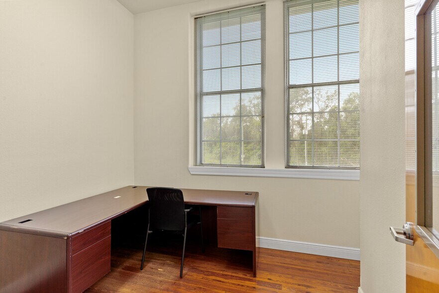 More Photos Of 1476 SW Main St, Greenville Medical For Sale