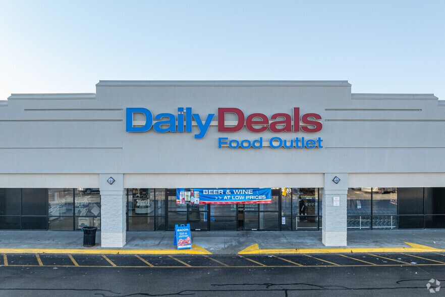 More Photos Of 2035 E Sherman Blvd, Muskegon Unknown For Lease