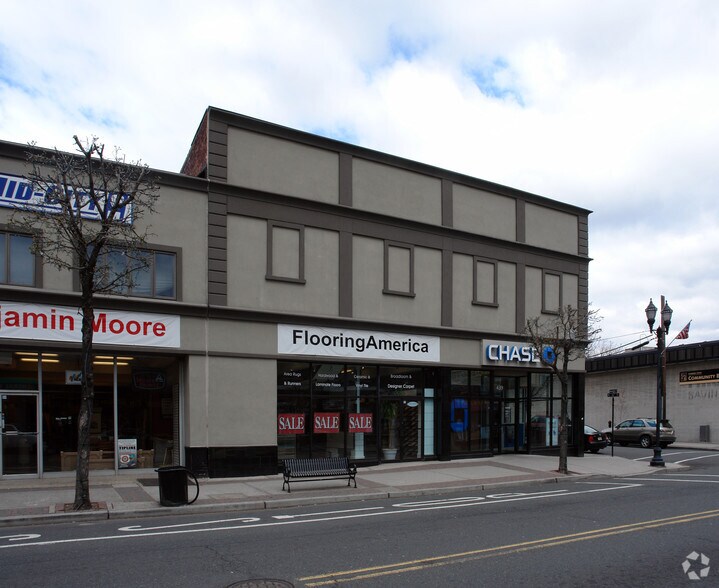More Photos Of 435-437 Broadway, Bayonne Bank For Lease