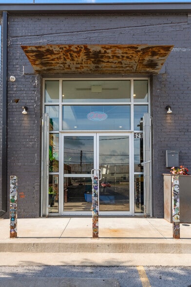 More Photos Of 621 S Kenosha Ave, Tulsa Auto Repair For Sale