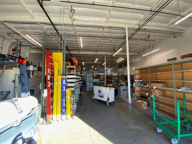 More Photos Of 654 Irwin St, San Rafael Service For Lease