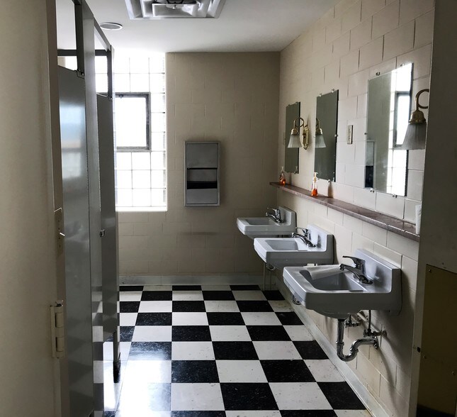 More Photos Of 32 20th St, Wheeling Office For Lease