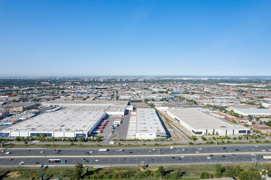 More Photos Of 40 Norelco Dr, Toronto Warehouse For Lease