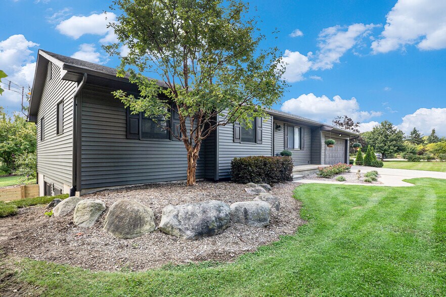 More Photos Of 4805 Musson Rd, Howell Specialty For Sale