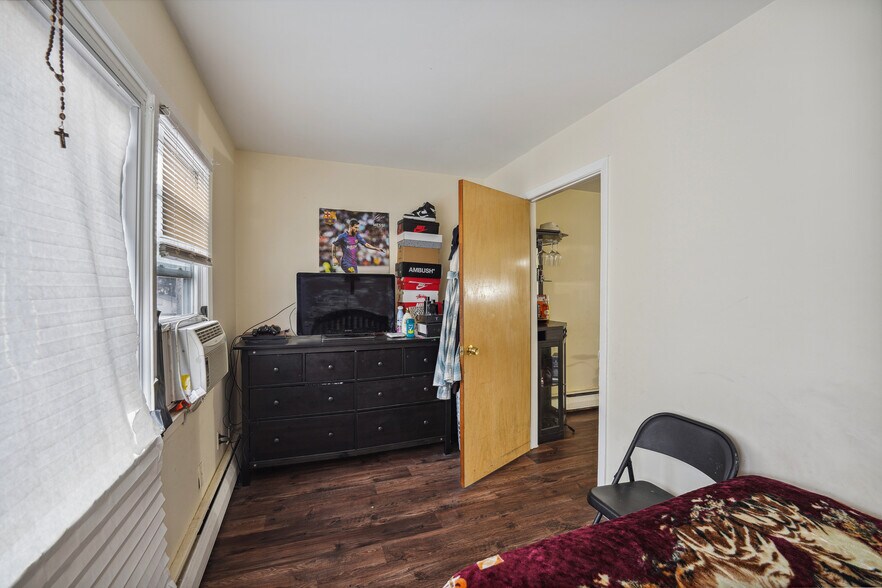 More Photos Of 147 Chestnut St, Roselle Park Storefront Retail Residential For Sale