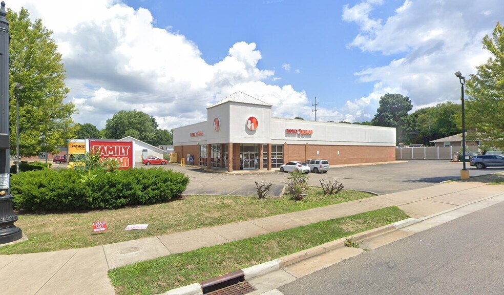 Primary Photo Of 700 N Main St, North Canton Drugstore For Sale