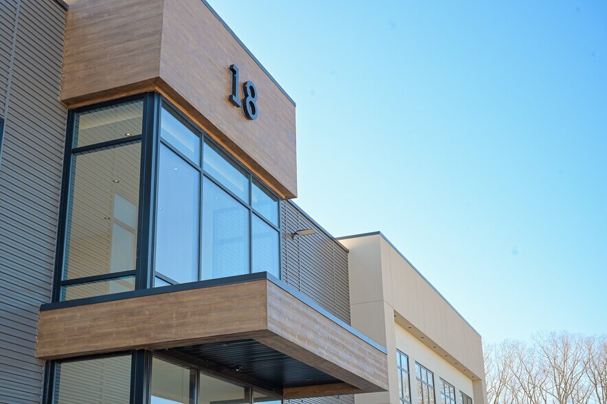 More Photos Of 18 Cox Cro Rd, Toms River Loft Creative Space For Lease