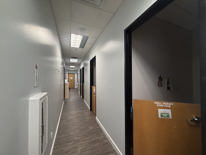 More Photos Of 1830 S Alma School Rd, Mesa Medical For Sale