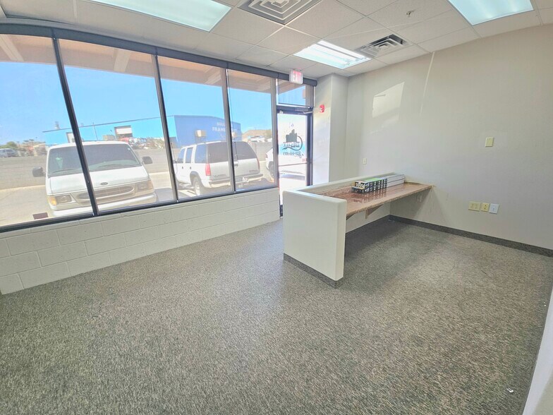 More Photos Of 2921 Friendly Pl, Bullhead City Light Distribution For Lease