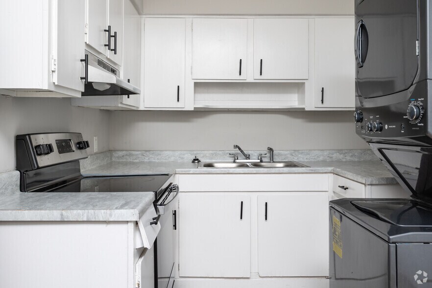 More Photos Of 4343 Victory Dr, Columbus Apartments For Sale