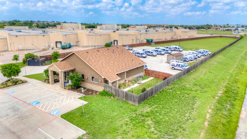 More Photos Of 5805 Starnes Rd, Watauga Office For Sale