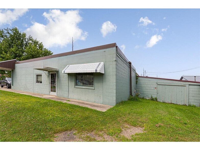 More Photos Of 206-208 Mineral Springs Rd, Owatonna Storefront Retail Office For Sale