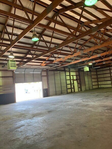 More Photos Of 125 Old Number Six Hwy, Saint Matthews Warehouse For Lease