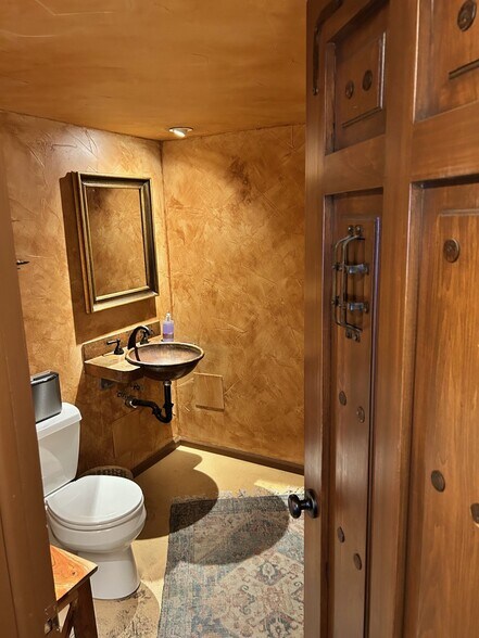 More Photos Of 5490 S Parmalee Gulch Rd, Indian Hills Freestanding For Sale