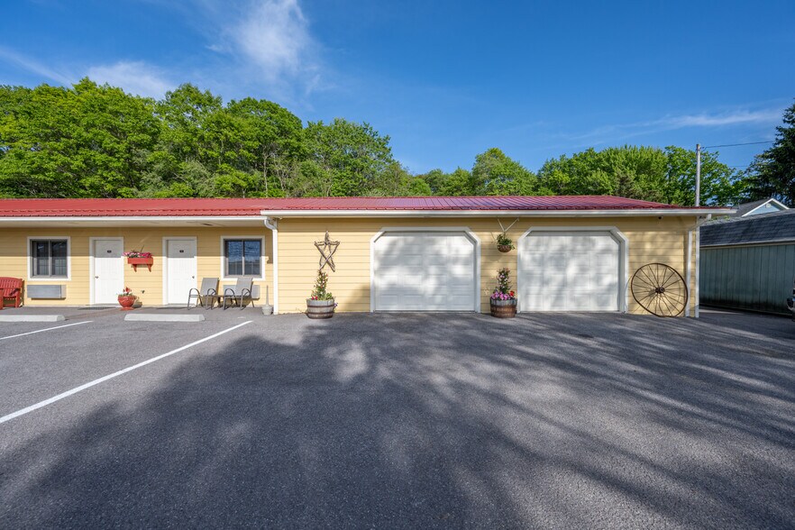 More Photos Of 17848 Garrett Hwy, Oakland Apartments For Sale