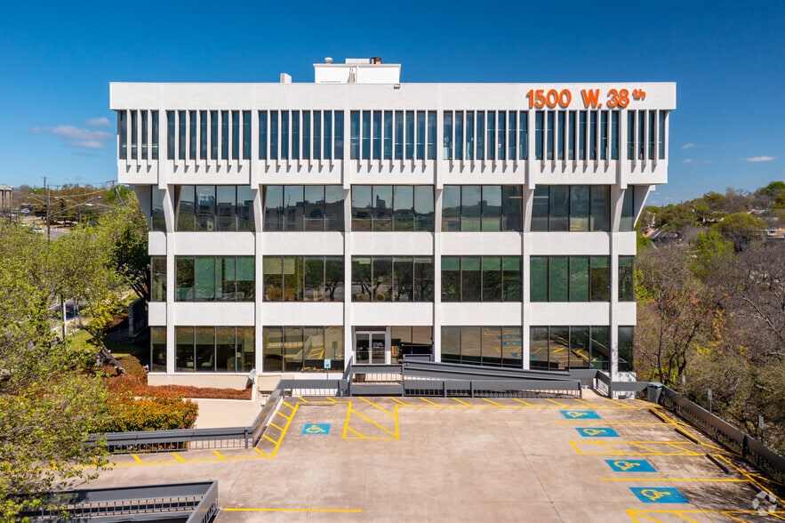 More Photos Of 1500 W 38th St, Austin Medical For Lease