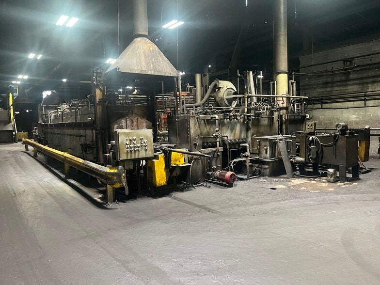 More Photos Of 400 S Gray St, Albany Manufacturing For Sale