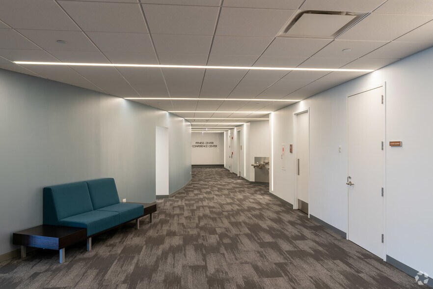 More Photos Of 475-485 Half Day Rd, Lincolnshire Unknown For Lease