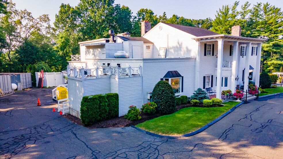 More Photos Of , Brookfield Unknown For Sale