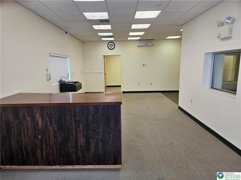 More Photos Of 6626 Main St, Bangor Office For Sale