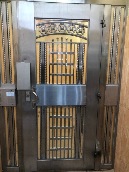 More Photos Of 5501 5th Ave, Brooklyn Apartments For Sale
